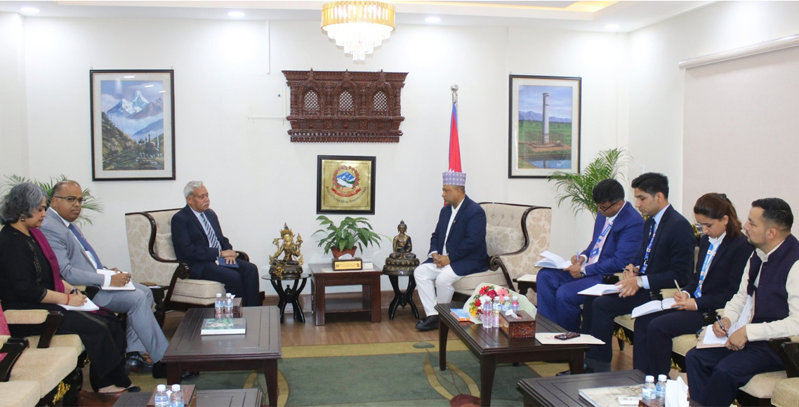 परराष्ट्रमन्त्री खनाल र भारतीय राजदूत श्रीवास्तवबीच शिष्टाचार भेटवार्ता