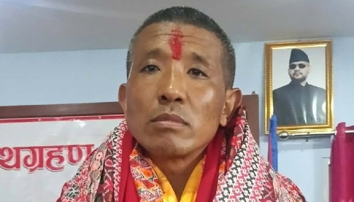 रेडियो प्रस्तोता र विद्रोही नेतादेखि प्रदेशको कानून मन्त्रीसम्म: गोम्बु शेर्पाको यात्रा