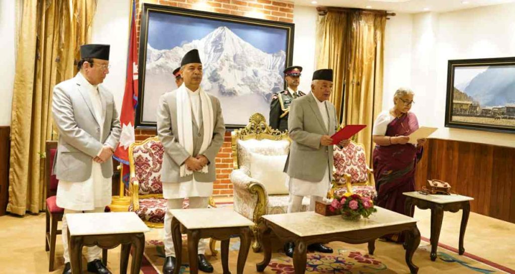 राष्ट्रपतिसमक्ष नवनियुक्त प्रधानमन्त्री कार्कीको शपथ