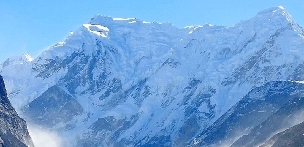 १५ पटक सगरमाथाको सफल आरोहण गरेका फुर्वा तेन्जिङ शेर्पासहित सातजना यलुङ री हिमालमा बेपत्ता
