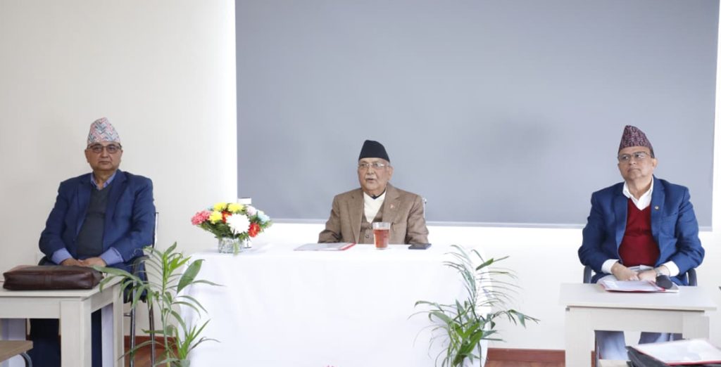 ईश्वरले भने- अध्यक्षमा उठ्छु, ओलीको जवाफ- सकेसम्म मिलेर जाऊँ, नभए स्वस्थ प्रतिस्पर्धा