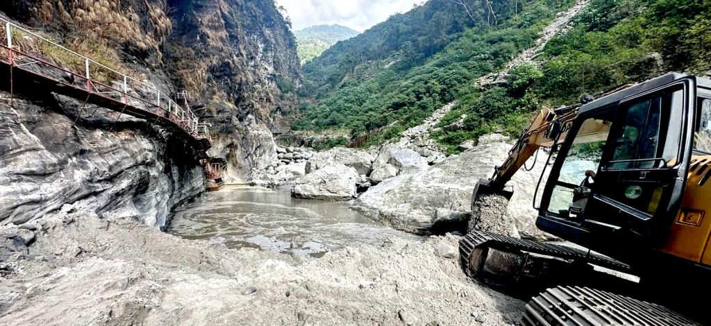 काठमाडौं जाने मेलम्चीको पानी स्थानीयले मुहानमै थुनिदिए