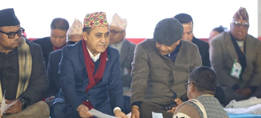 फुटको संघारमा कांग्रेस, दुवै महामन्त्रीलाई कारबाही गर्ने तयारी
