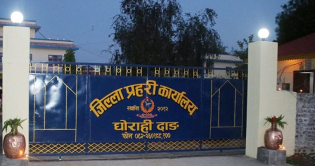 तीन दिनदेखि सम्पर्कविहीन प्रहरी मृत भेटिए, मोबाइलको ‘लक’ नखुल्दा खुलेन रहस्य