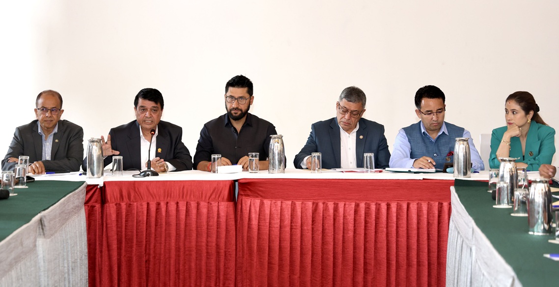 निजी क्षेत्रलाई रवि लामिछानेको आश्वासन: ‘डराउनुपर्ने अवस्था छैन, नीतिले नै संरक्षण गर्छ’